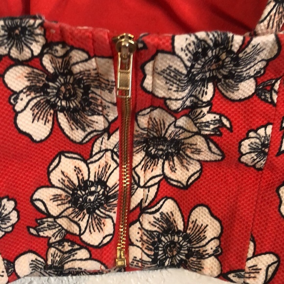 Forever 21 Floral Print Crop Top- Red/White - Picture 4 of 5